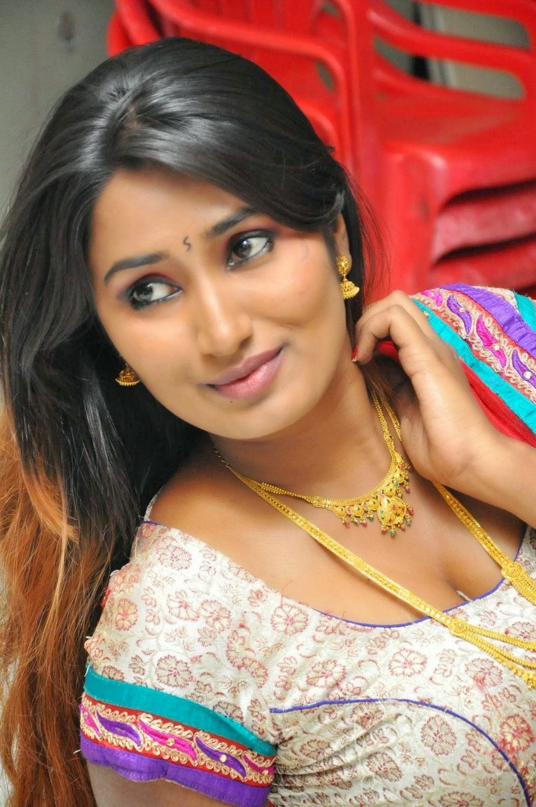 Telugu New Actress Swathi Naidu Navel Show Spicy Photo Shoots ...