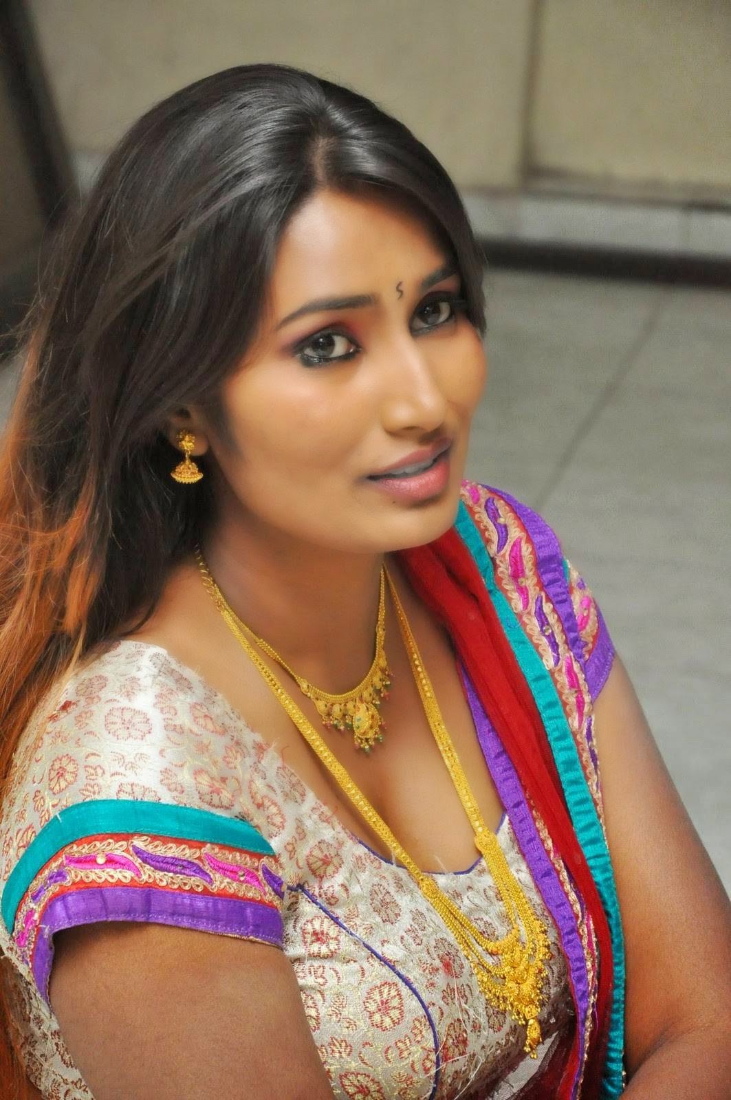 Swathynayudusex - Telugu New Actress Swathi Naidu Navel Show Spicy Photo Shoots ...